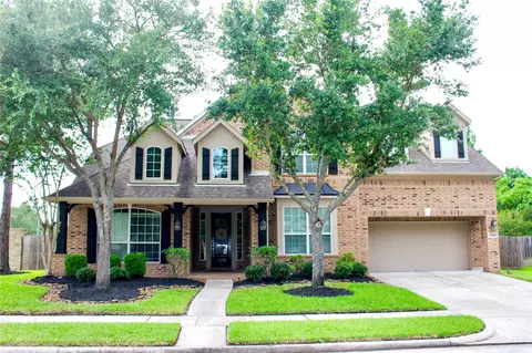 15610 Summer Heath Ct, Houston, TX 77044