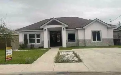 3051 Samuel Dr, Eagle Pass, TX 78852