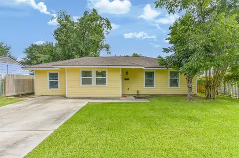 1407 Shawnee St, Houston, TX 77034