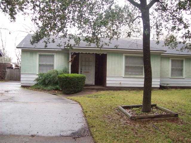 2011 Dade St, Pasadena, TX 77502 photo 1