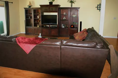 Living - 231 Memphis Bell, Trinity, TX 75862 photo 2 of 2