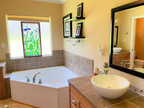 Bath - 231 Memphis Bell, Trinity, TX 75862 photo 7 of 10