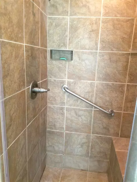 Bath - 231 Memphis Bell, Trinity, TX 75862 photo 5 of 10