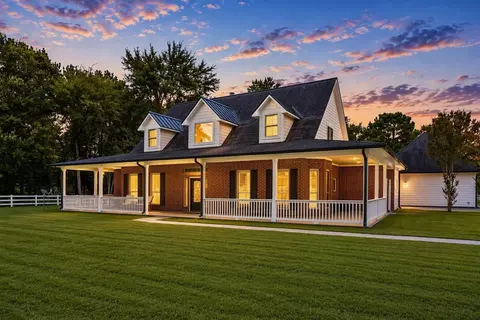 9064 Grand Lake Estates Dr, Montgomery, TX 77316