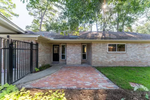 Exterior - 25019 Barmby Dr, Spring, TX 77389 photo 6 of 9
