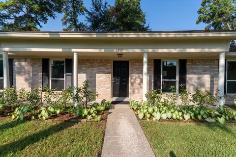 Exterior - 25019 Barmby Dr, Spring, TX 77389 photo 4 of 9