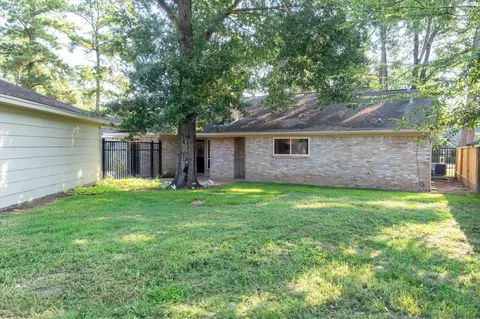 Exterior - 25019 Barmby Dr, Spring, TX 77389 photo 5 of 9