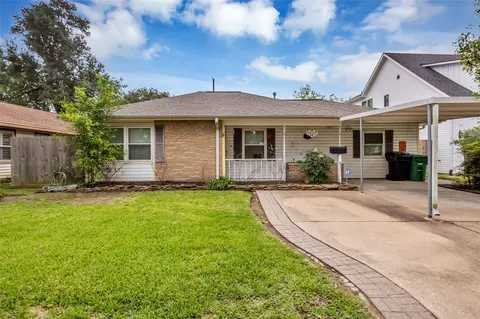 1427 Cheshire Ln, Houston, TX 77018