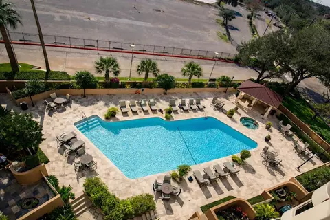 3525 Sage Rd #718, Houston, TX 77056