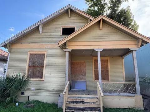 1916 Everett St, Houston, TX 77009