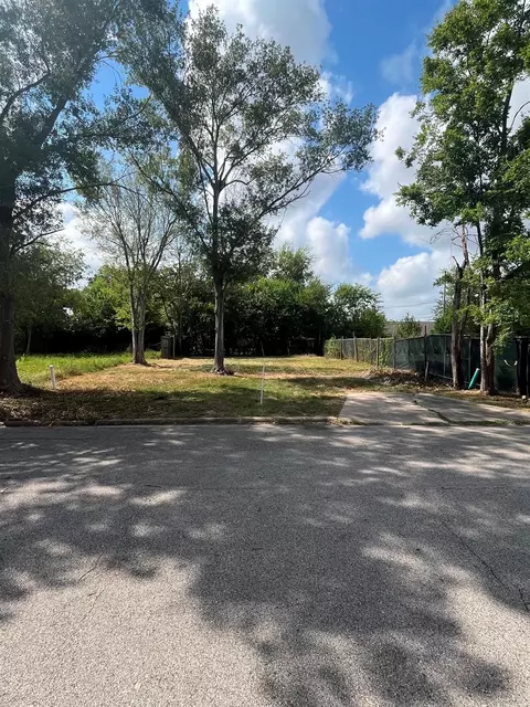 4305 Lafayette St, Bellaire, TX 77401