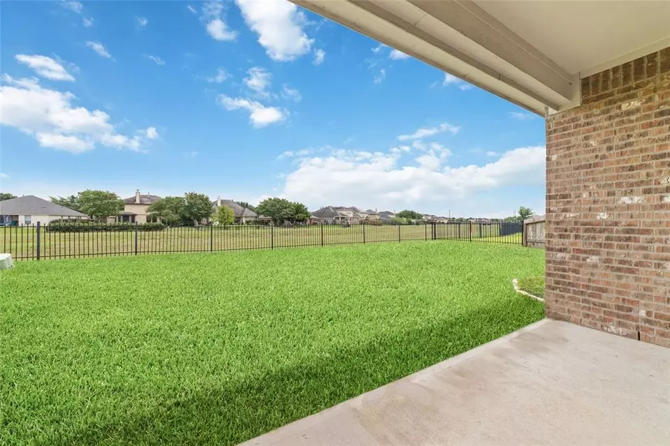 Exterior - 8915 Japonica Dr #DA, Richmond, TX 77469 photo 5 of 6