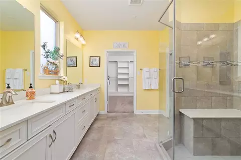 Bath - 8915 Japonica Dr #DA, Richmond, TX 77469 photo 1 of 3