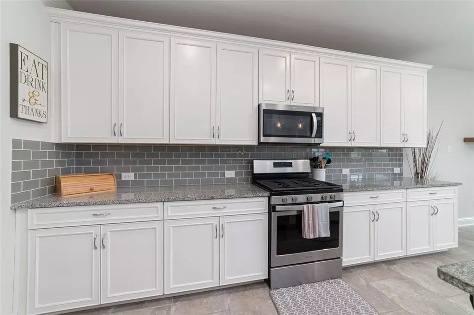 Kitchen - 8915 Japonica Dr #DA, Richmond, TX 77469 photo 3 of 4