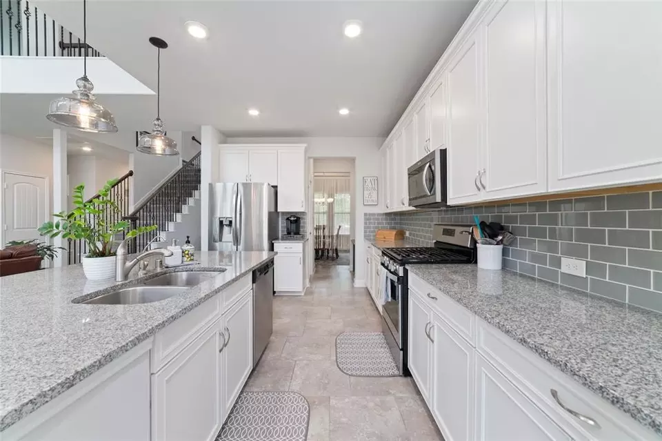 Kitchen - 8915 Japonica Dr #DA, Richmond, TX 77469 photo 2 of 4