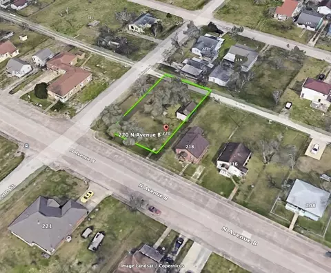 220 N Avenue B, Freeport, TX 77541