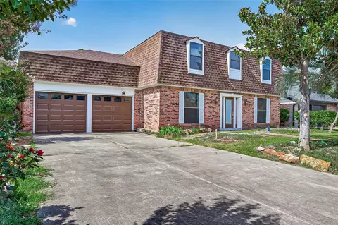 11730 Dorrance Ln, Meadows Place, TX 77477