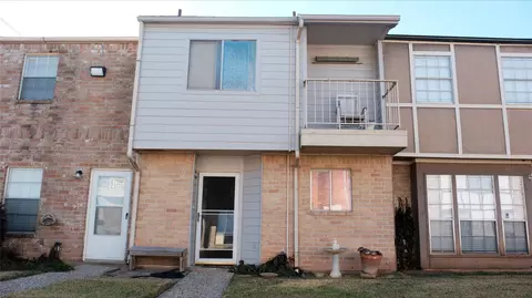 9200 W Bellfort St #12, Houston, TX 77031