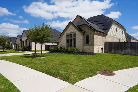Exterior - 2135 Brooke Avery Dr, Katy, TX 77494 photo 4 of 6