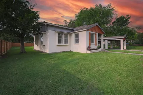 536 Stimpson St, Baytown, TX 77520