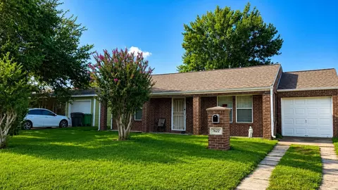 7622 Azalea St, Houston, TX 77023