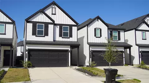 2913 Crown Gate Dr, Houston, TX 77047