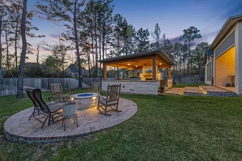 137 Sweeping Valley Dr, Montgomery, TX 77316