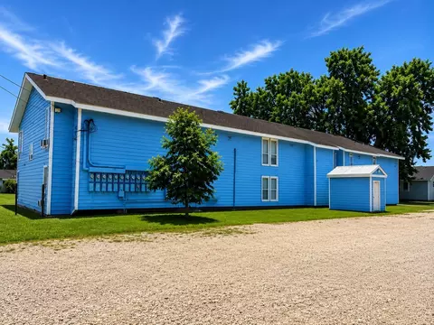 Exterior - 513 E Caney St, Wharton, TX 77488 photo 4 of 5