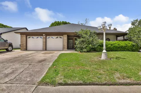 6006 Egypt Dr, Pasadena, TX 77505