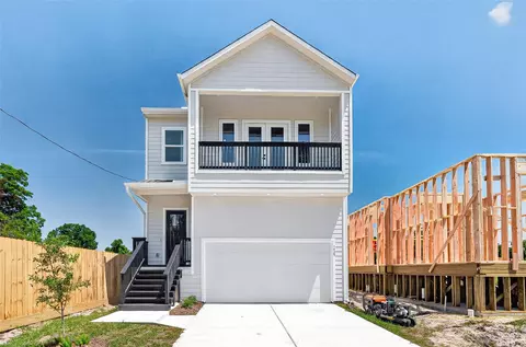 1425 E 31st St, Houston, TX 77022
