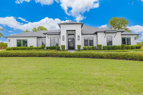 8318 Woods Hollow Trl, Richmond, TX 77406