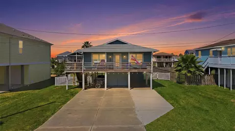 16630 Jamaica Inn Rd, Jamaica Beach, TX 77554