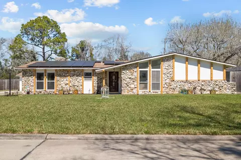 654 N Flamingo Dr, Seabrook, TX 77586