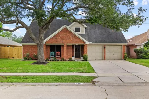 2915 Bentley Ct, Pearland, TX 77584