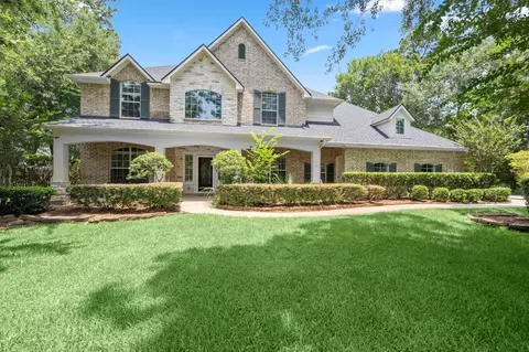 8961 Fallsbrook Ct, Conroe, TX 77302