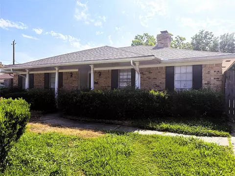 3908 Balcones Dr, Houston, TX 77034