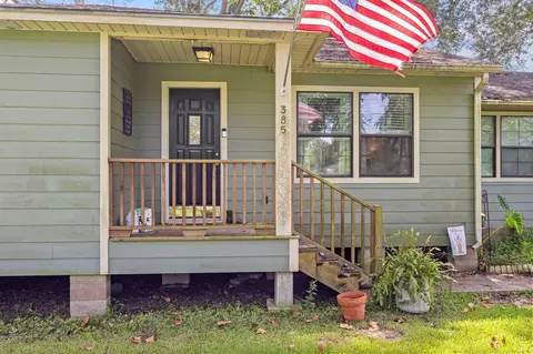 385 W Smith St, Sour Lake, TX 77659