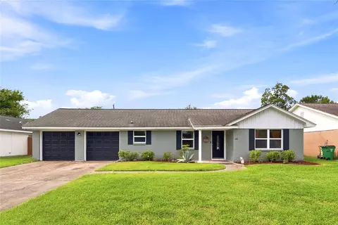 412 Inwood Dr, Baytown, TX 77521