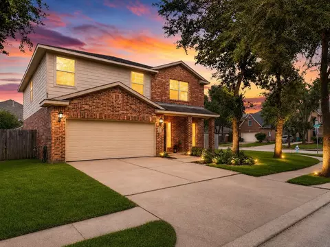 10427 Lyndon Meadows Dr, Houston, TX 77095