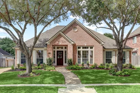 1515 Thunder Lake Ln, Sugar Land, TX 77498