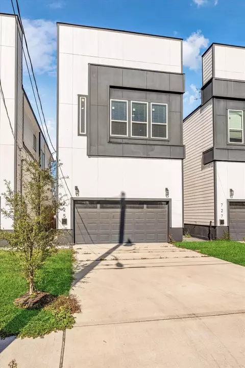 725 E 37th St, Houston, TX 77022