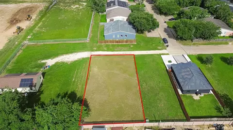 44 Heritage Dr, Brookshire, TX 77423