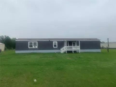 710 Parkmoor Blvd, Edna, TX 77957