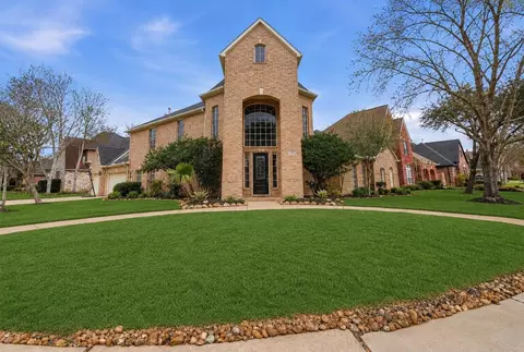 1711 Forestlake Dr, Sugar Land, TX 77479