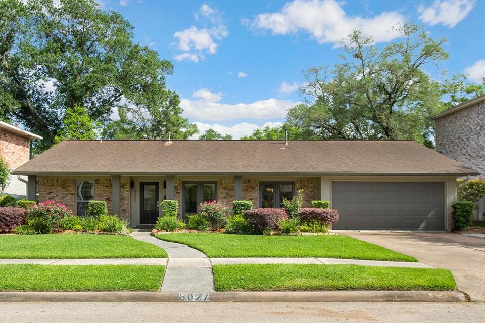 5027 Cheena Dr, Houston, TX 77096 | 25 Photos | MLS #59983979 - Movoto