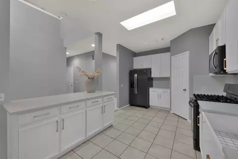 Kitchen - 2215 Louetta Brook Ln, Spring, TX 77388 photo 2 of 4