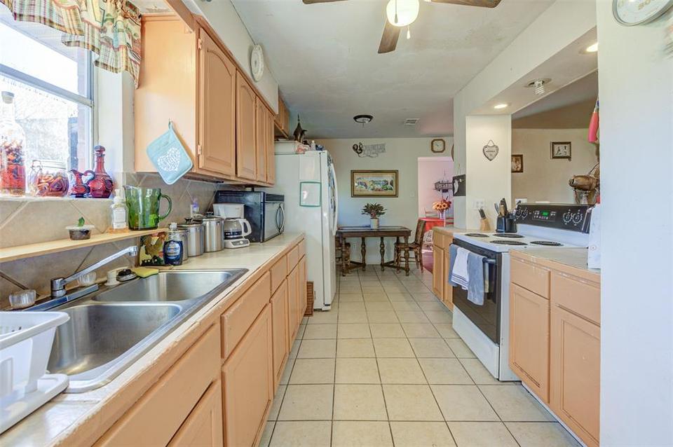 614 Lily St, Prairie View, TX 77446 17 Photos MLS 59987942 Movoto