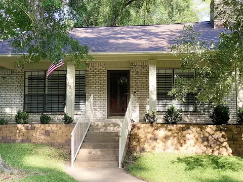 372 Oak Hill Dr, Huntsville, TX 77340
