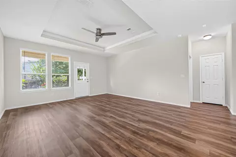 Living - 4429 Longleaf Timbers Ct, Conroe, TX 77304 photo 2 of 3