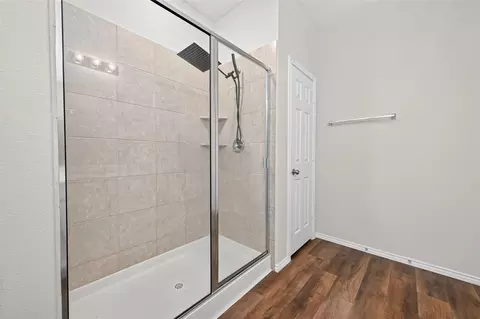 Bath - 4429 Longleaf Timbers Ct, Conroe, TX 77304 photo 2 of 3